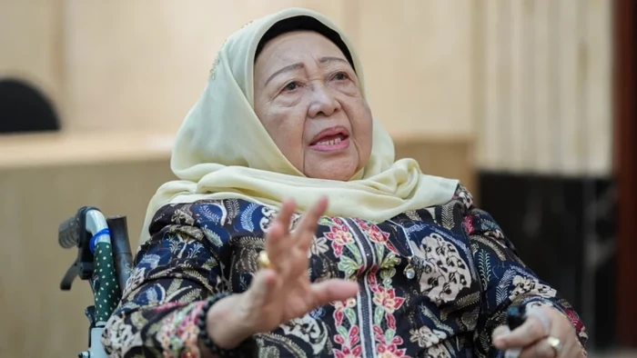 Nyai Hj Mahcfudhoh Aly Ubaid