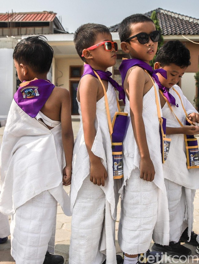 Pakai Baju Ihram, Anak-anak Belajar Manasik Haji