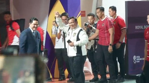 Presiden Prabowo Subianto menyaksikan langsung Final FIFA ASEAN Cup di Gelora Bung Karno (GBK). Partai final laga Timnas Sepakbola Indonesia vs Thailand, Senin (5/10/1026).