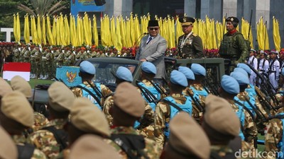 Prabowo Pimpin Upacara HUT ke-81 TNI di Mabes TNI Cilangkap