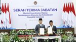 Pratikno Serahkan Jabatan Menko PMK kepada Sugiono