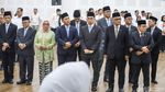 Pratikno Serahkan Jabatan Menko PMK kepada Sugiono