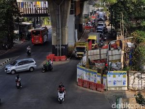 Proyek Pipa Air Bersih Bikin Lalin Cipulir-Ciledug Tersendat