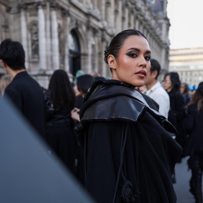 8 Potret Raisa di Paris Fashion Week, Duduk di Front Row Bareng Davikah