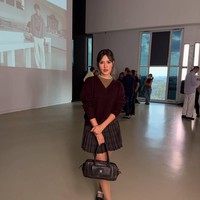 Raisa berada di Prancis untuk menghadiri beberapa acara dalam rangkaian Paris Fashion Week. Brand pertamanya yang disambanginya adalah Sandro. Foto: Instagram @raisa6690
