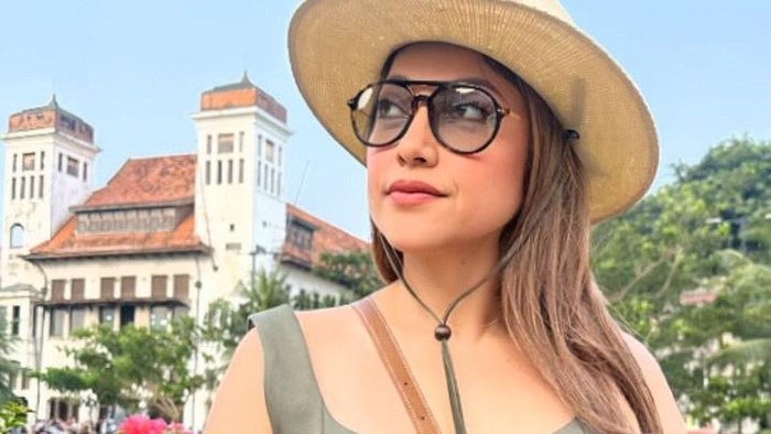 sarah azhari