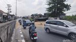 Potret Tronton Terguling di Flyover Mranggen Demak, Muatan Tumpah ke Jalan