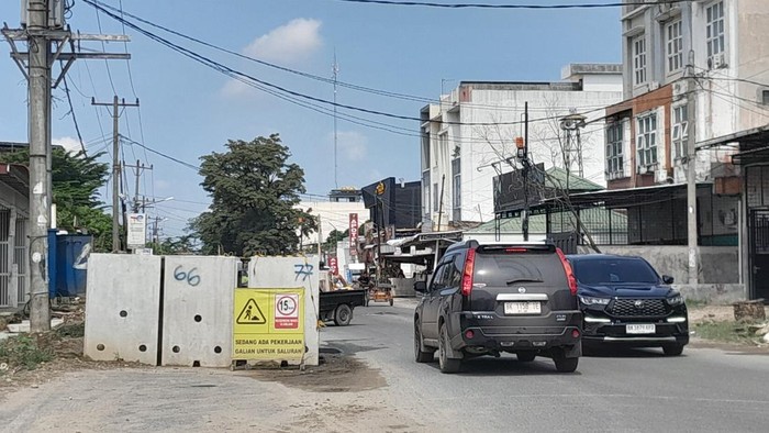 U-Ditch di pinggir Jalan Bhayangkara Medan. (Rechtin Hani Ritonga/detikSumut)
