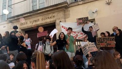 Aksi Siswa Blokir Sekolah, Protes Kondisi Pendidikan dan Kekurangan Guru
