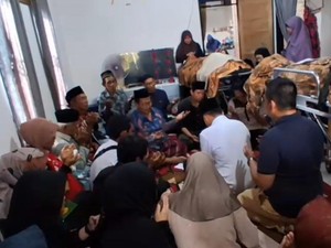Anak Korban Pembunuhan Sekeluarga di Lampung Ijab-Kabul di Depan Jenazah