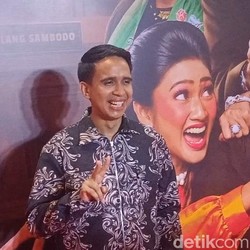 Bintangi Film Bapak Paling Jujur, Andovi Da Lopez Suka Satir Politik