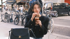 Suzy debut pada tahun 2010 bersama girlband JYP Entertainment, missA. Tahun ini genap 16 tahun berlalu sejak dia dinobatkan jadi Nations First Love. (Foto: dok. Instagram @skuukzky)