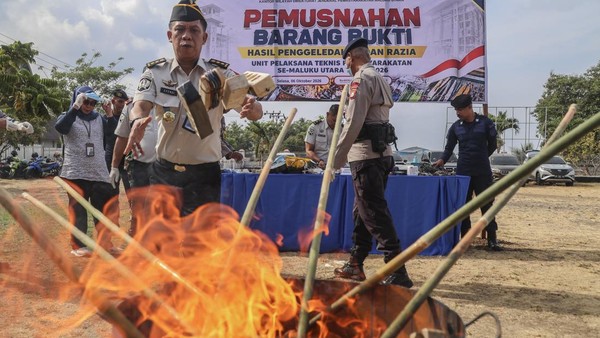 Barang Bukti Hasil Penggeledahan Lapas Malut Dimusnahkan