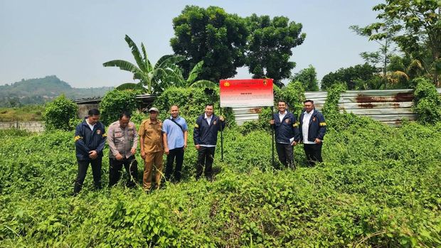 Bareskrim Polri pasang plang dan sita aset terkat kasus PT DSI (dok. istimewa)