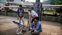 Pekan Astronomi Jakarta menawarkan pengalaman eksperimen roket air di Plaza Teater Kecil Taman Ismail Marzuki, Cikini, Jakarta Pusat, Selasa (6/10/2026).