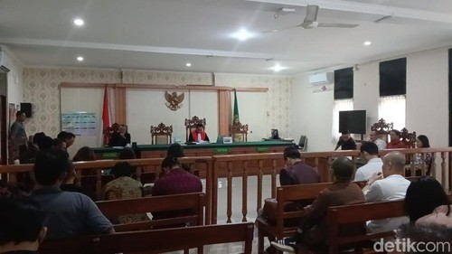 Gelaran sidang dakwaan terhadap WNA asal Belarusia, Hleb Saroka atas kasus narkotika di PN Denpasar, Selasa (6/10/2026).