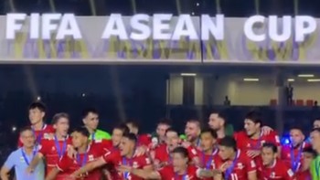 Stories Instagram sang kapten Kevin Diks detik-detik Timnas Indonesia angkat piala FIFA ASEAN Cup 2026. Foto: Screenshot