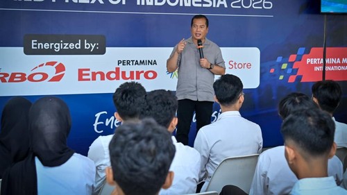 Gubernur NTB, Lalu Muhamad Iqbal, menemui marshal yang pernah bertugas di Sirkuit Sepang, Malaysia, Selasa (6/10/2026). (Dok. Pemprov NTB)