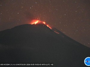 Gunung Ile Lewotolok di NTT Meletus 90 Kali, Ada Guguran Lava