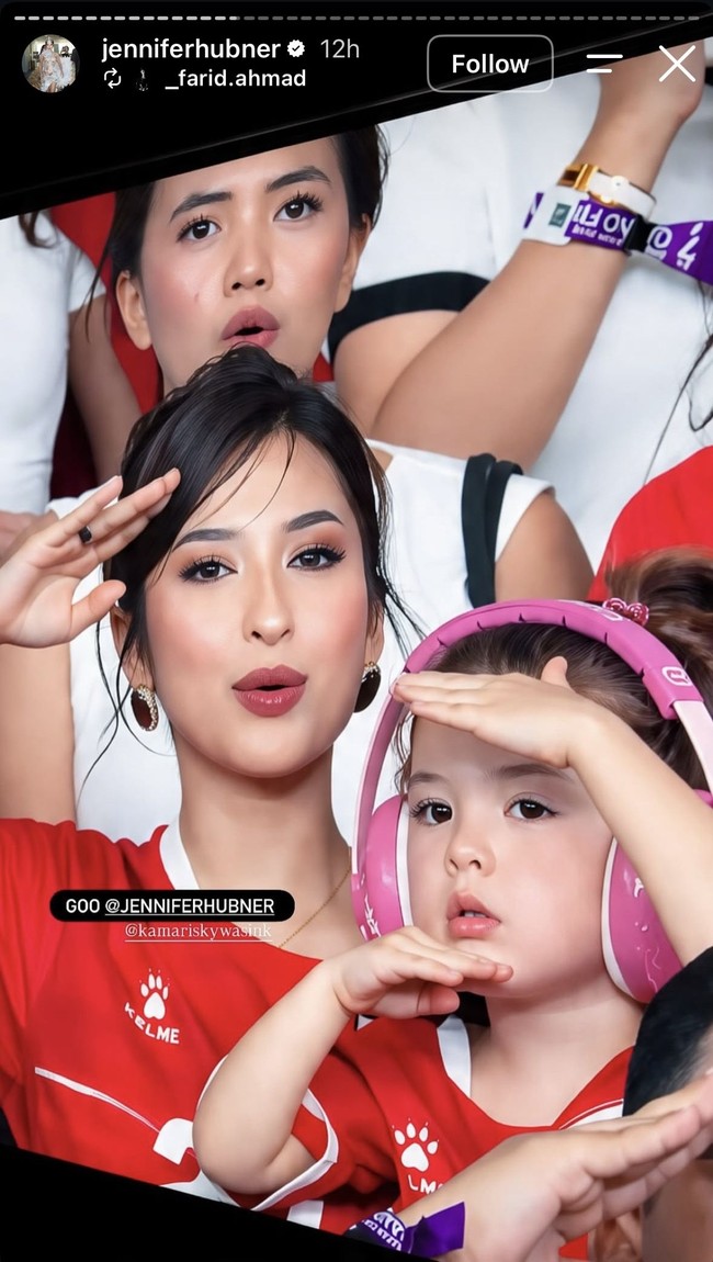 Totalitas, Jennifer memilih tampil baddie dengan riasan glam look. Sementara rambutnya ditata updo. Foto: Instagram/@jenniferhubner