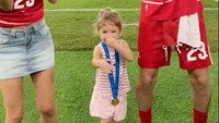 Bikin Gemas, Momen Kamari Joget Bareng Justin Hubner Usai Indonesia Menang
