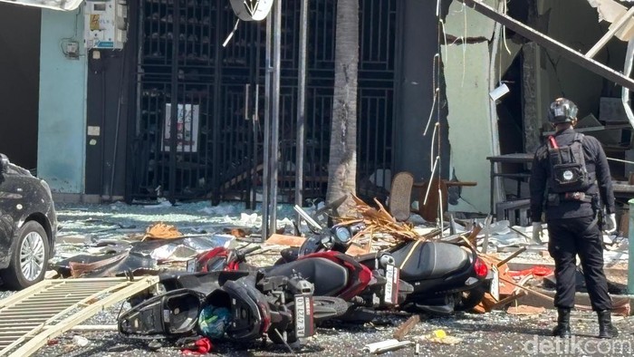 Penampakan ledakan di Perum San Antonio Pakuwon City Surabaya