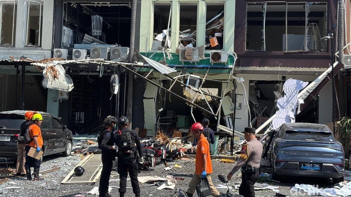 Penampakan ledakan di Perum San Antonio Pakuwon City Surabaya