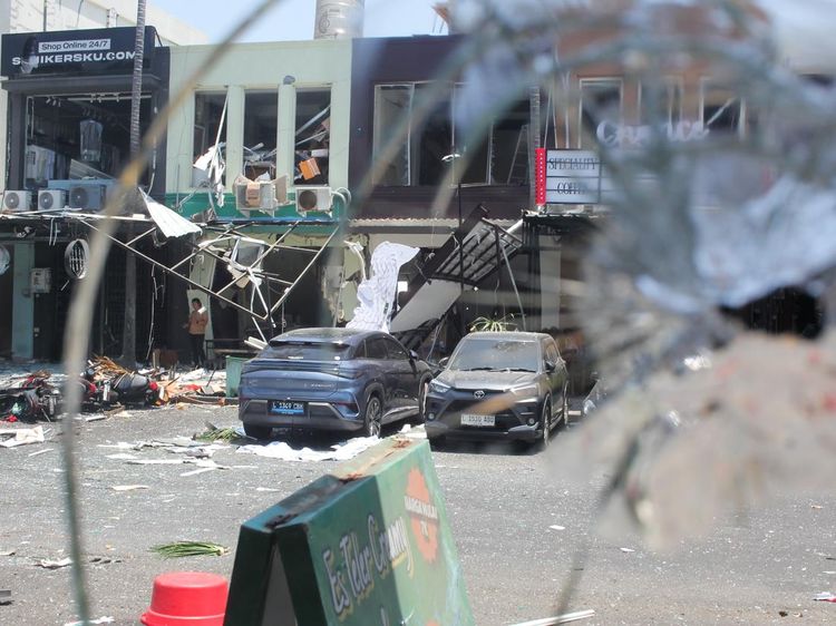 Ledakan di San Antonio Shopping Street Surabaya, Puluhan Bangunan Rusak