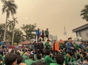 Mahasiswa Kecewa Tak Bisa Temui Herman Deru di Kantor Gubernur Sumsel