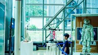 Pameran ini memamerkan sejumlah koleksi foto astrofotografi milik Planetarium Jakarta serta maket roket dan baju astronot dari Pusat Riset Roket BRIN. 