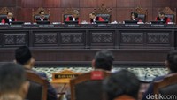 9 Hakim MK yang Tangani Gugatan Ijazah Gibran Diadukan ke MKMK
