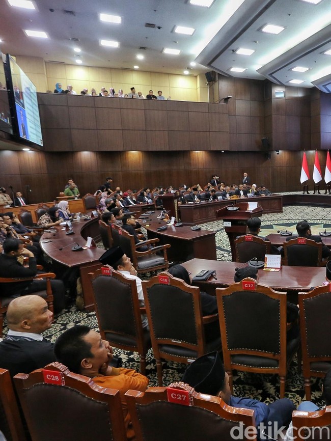 MK Tolak Gugatan Soal Syarat Pendidikan Wapres Gibran