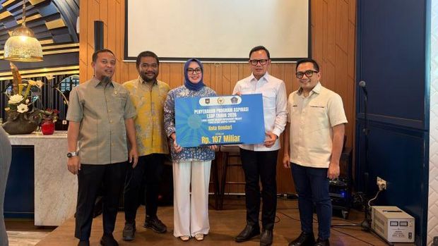 Pemkot Kendari menerima bantuan pengelolaan sampah Rp 107 miliar.