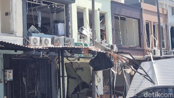 Penampakan lokasi ledakan di Perum San Antonio, Pakuwon City Surabaya