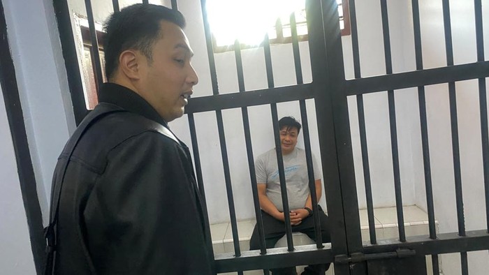 Penangkapan terpidana kasus fidusia Oktavanus Katili.