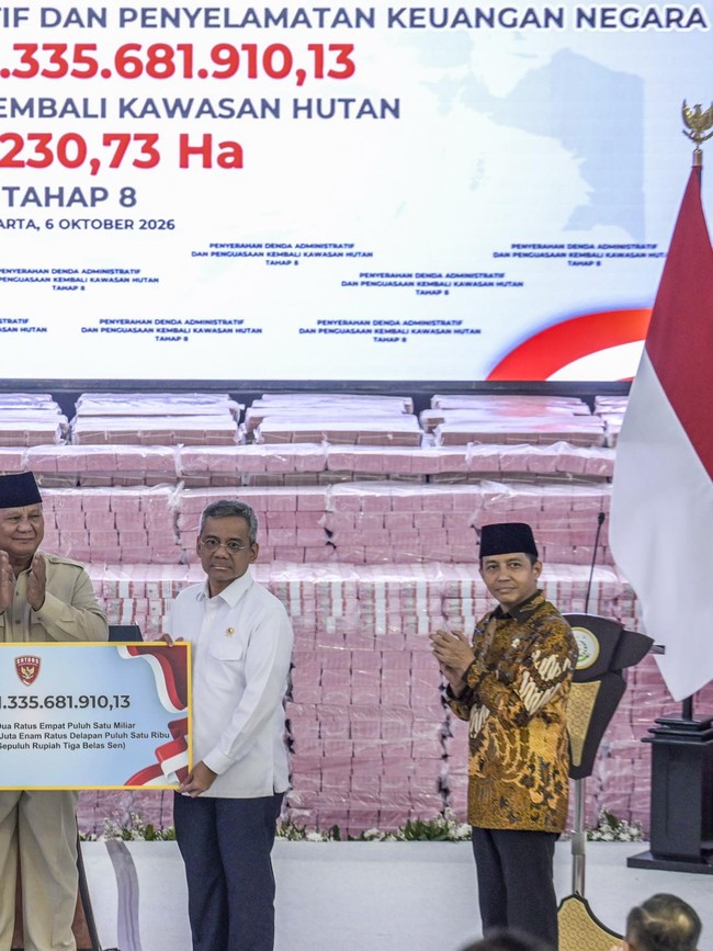 Prabowo Saksikan Penyerahan Uang Rp 13,24 T Hasil Penertiban Kawasan Hutan