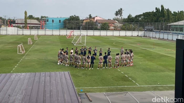PSM Makassar menggelar latihan di Stadion Kalegowa.