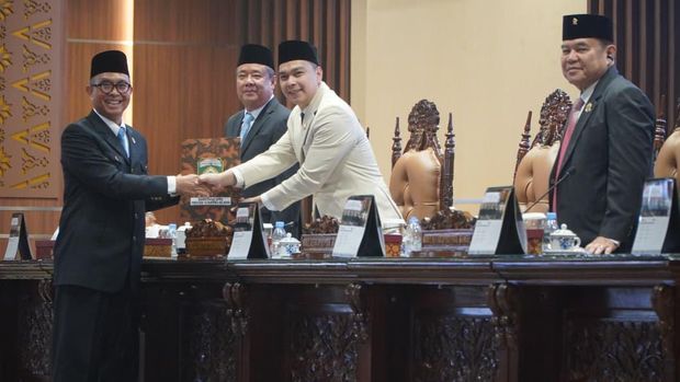 Rapat paripurna penyampaian pandangan terkait Raperda APBD 2027