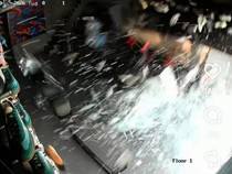 Terekam CCTV! Tembok Toko Sepatu Hancur Kena Ledakan di Pakuwon City