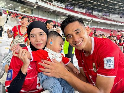 Sosok Sendy Aulia, Hijabers Istri Rizky Ridho Viral Doakan Suami di ASEAN Cup