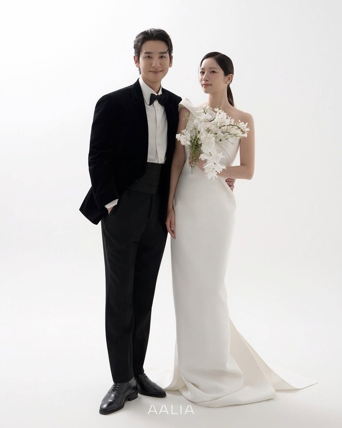 Song Ji Ho & Kim So Ri menikah.