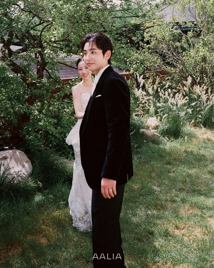 Song Ji Ho & Kim So Ri menikah.