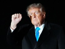 Patung Donald Trump Telanjang Dipajang di Parlemen Eropa, Jadi Tontonan