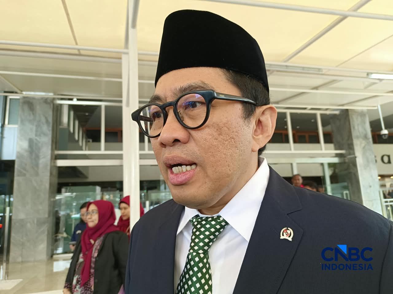 Wamenperin Faisol Riza saat ditemui di kompleks parlemen, Jakarta, Selasa (6/10/2026). (CNBC Indonesia/Martyasari Rizky)