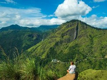 Adams Peak, Gunung di Sri Lanka yang Diyakini Simpan Jejak Kaki Nabi Adam