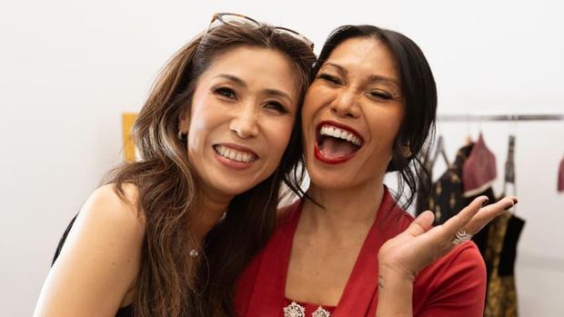 Anggun bersama Wanda Ponika.