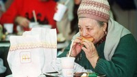 Antre Panjang! Intip Suasana Pembukaan Gerai McDonald's Rusia Tahun 1990