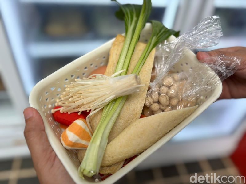 Dapur Mama Cafe: Ngeunah! Makan Seblak di dalam Rumah Mewah di Kemang