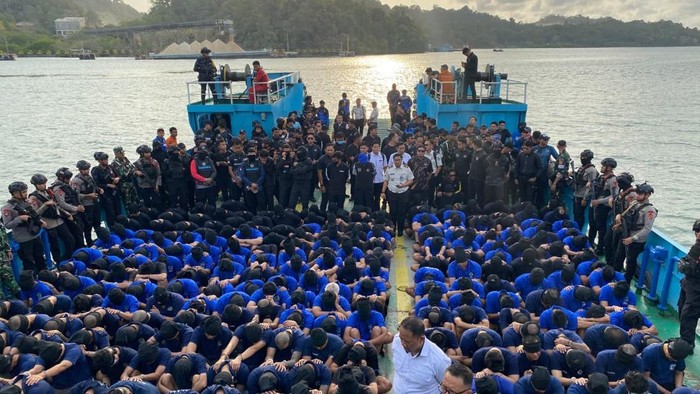 Ditjenpas memindahkan 313 narapidana ke Nusakambangan, Rabu (7/10/2026).