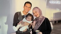 So Sweet! Manisnya Keluarga Kecil Egy Maulana Vikri Saat Kulineran Bareng